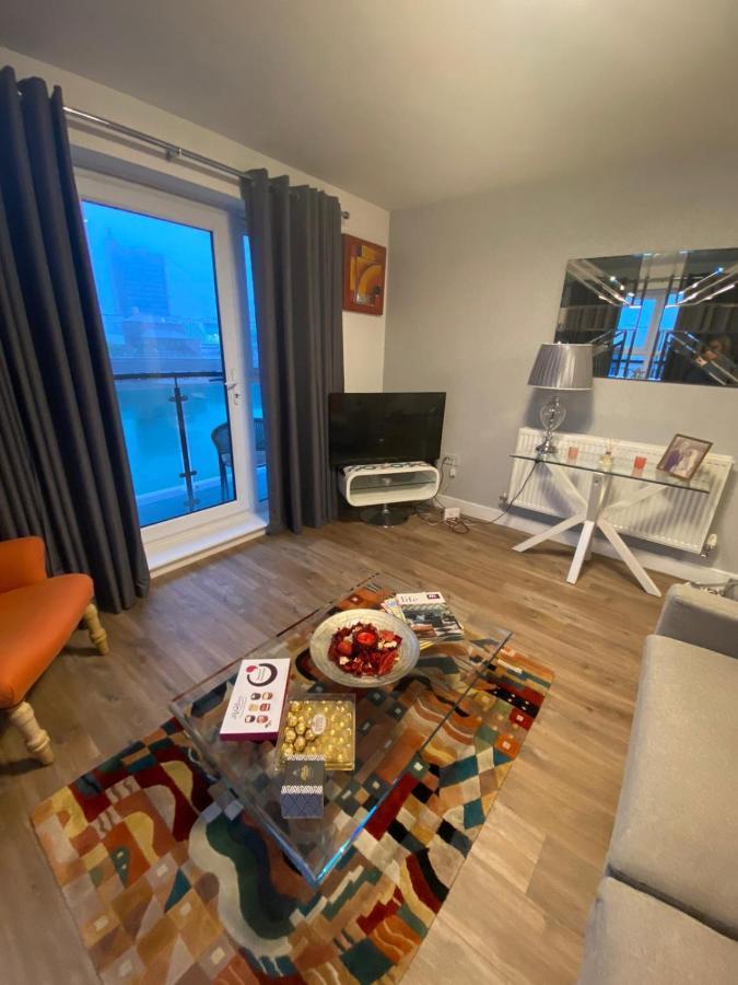Luxury Riverside 2 Bedroomed Apartment With Balcony Ньюпорт Экстерьер фото